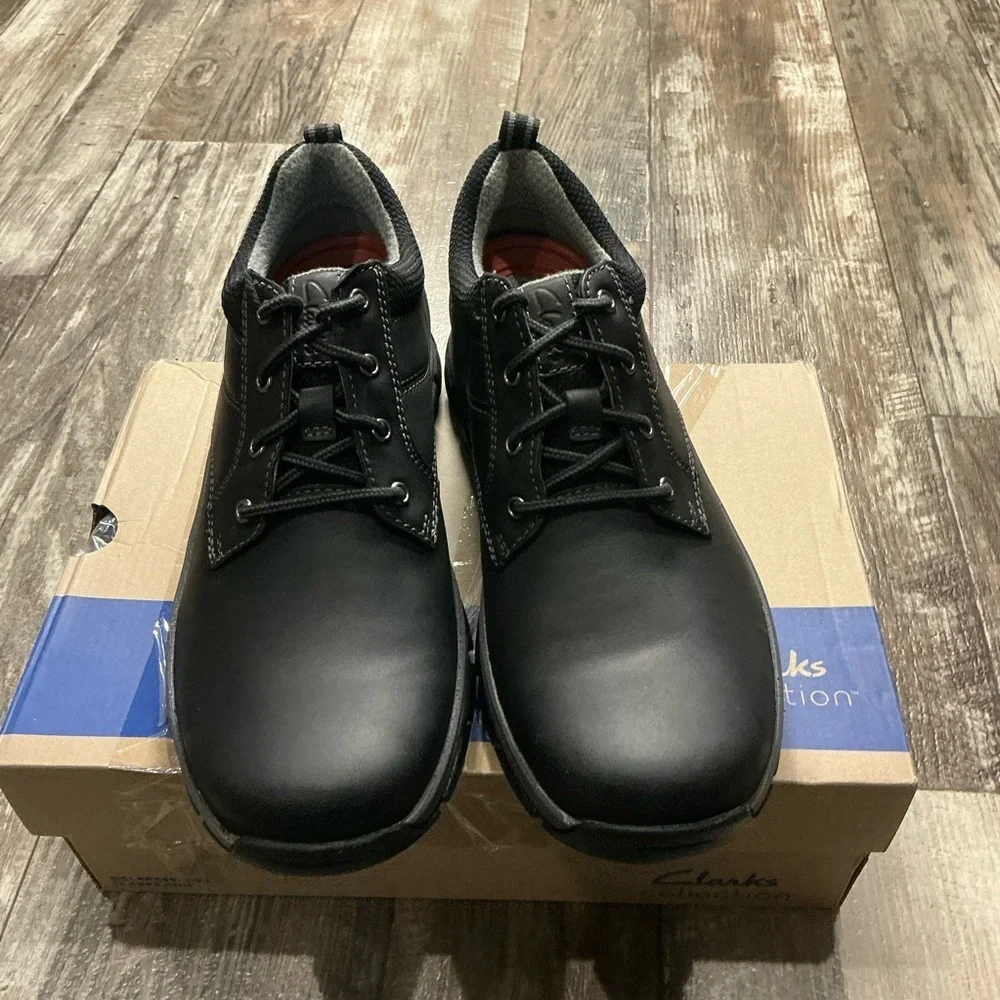 Clarks Black Leather Oxfords Size 9
